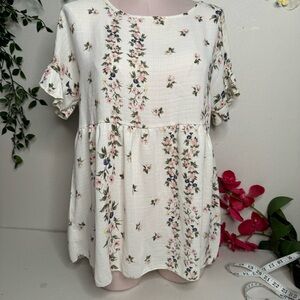 🪷 Hailey & Co. Floral Medium Top 🪷